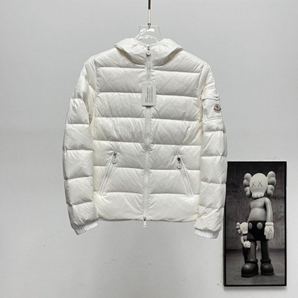 Moncler Thin White Hooded Puffer Jacket Short Lightweight Down Coat